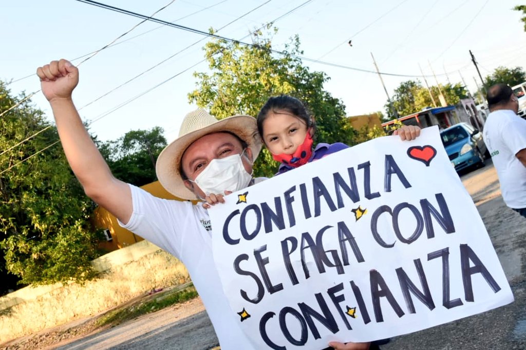 FTorresRivas's tweet photo. No me canso de seguir recorriendo cada rincón del #Distrito1Local, y lo seguiré haciendo; quiero una mejor #Mérida para sus familias y sé que juntos lo vamos a lograr. ¡Sigamos sin descanso hacia la victoria!
#VotaPRI🗳️ #PanchitoSiCumple https://t.co/lBs7xT00io