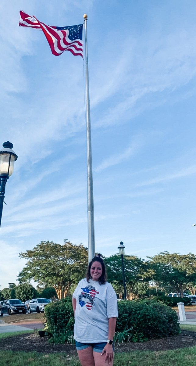 troy_adpi's tweet photo. Happy Memorial Day! ❤️💙🤍
It is so important to remember and recognize our heroes & we are extremely thankful for all the sacrifices that have been made so that we can live free in our great country!! God Bless America & all of this country’s great heroes!! 🇺🇸✨ #everydaywithek https://t.co/t9HGYu5BZc