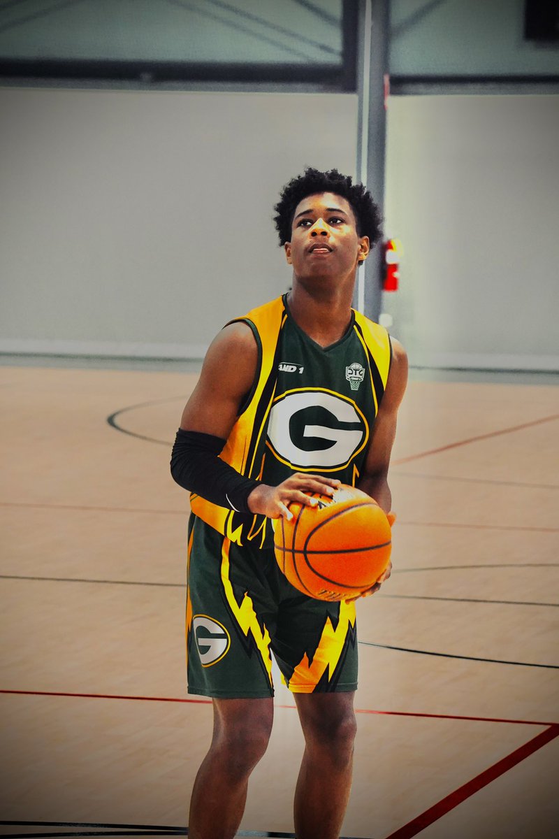 2025 Guard <a href="/luhboot/">Robert Henderson</a> is going to be special. Multi sport athletic aggressive guard. #jagsup