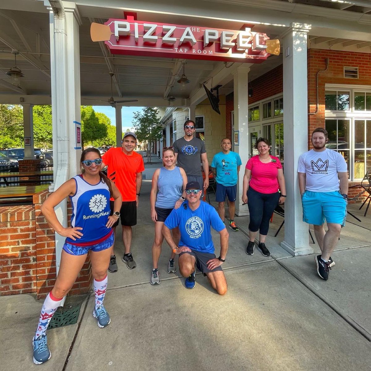 deannanichole's tweet photo. Got my run On @on_running for 3.5 miles with this awesome group and collectively we racked 40 miles #onrunning #onruncrew #breakkilgore #runonclouds #werunsocial #milesandsmiles #runcltrun #runcharlotte #run704 https://t.co/ww9EihzGRO