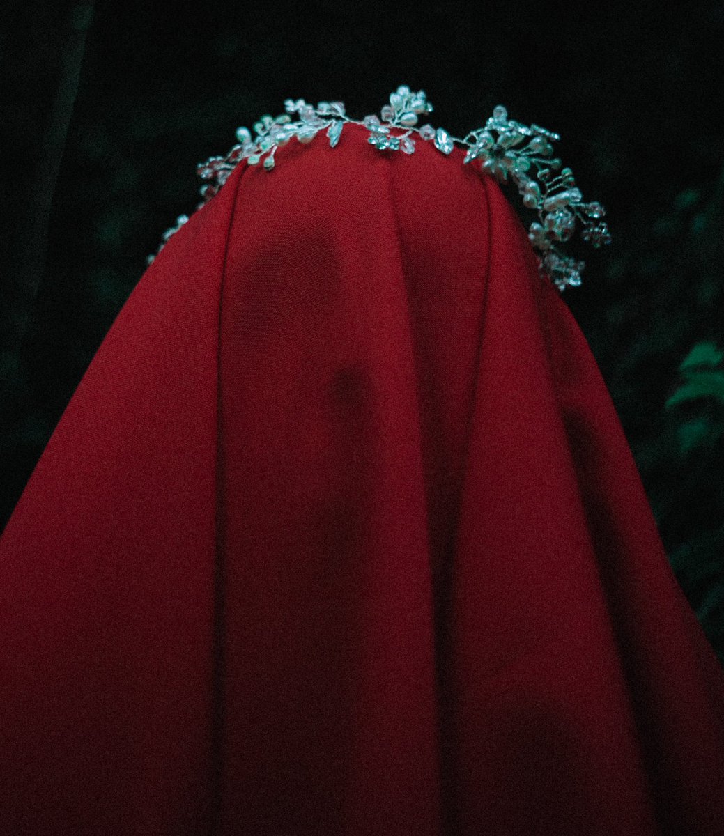 la de cosas que se puede hacer con un buen sitio y una tela roja