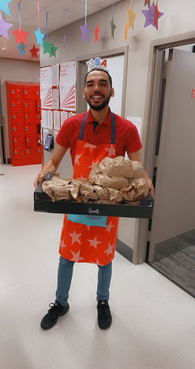 Thank you ETL Justin for handing out hamburgers and wraps to the team for Memorial Day! <a href="/justynathan/">Justin White</a>
