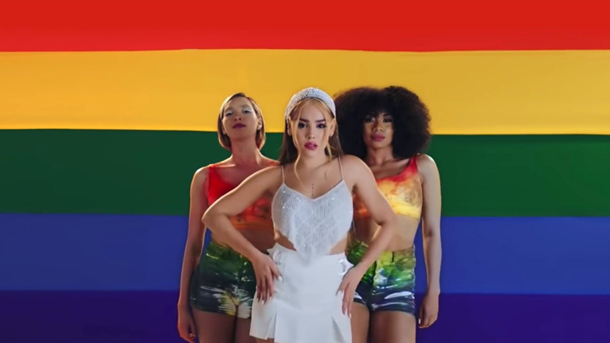 reinaDannaPaola's tweet photo. always by your side. 🏳️‍🌈❤
#PrideMonth2021 #tqyya https://t.co/mASw88KDpy