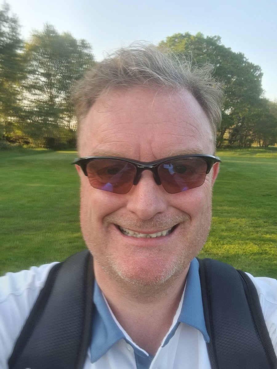 AdrianEvansGolf's tweet photo. The golf course condition at @SonningGolfClub today was just fabulous! 100% to all the greenkeeping staff concerned in the presentation. Thank You!! A fun 69 (-1) for 18 holes in the Bank Holiday Monday sunshine 🌞 #golf #TeamMizuno #TeamTitleist #ProV1 #MP20 #T20 #TPICertified https://t.co/4hZkOBsr1Y