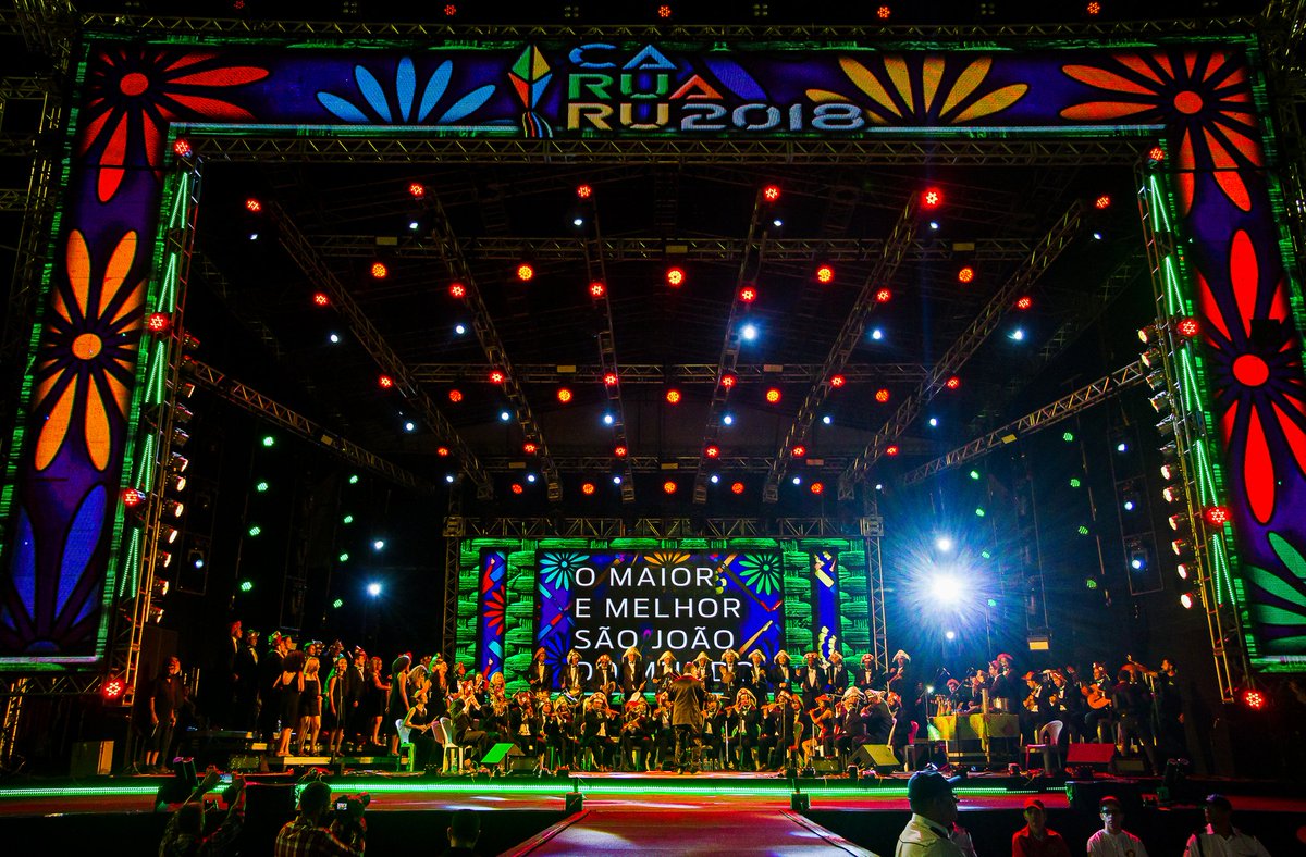 1arnaldo's tweet photo. Abertura do São João de 2018 com a Orquestra de Pífano de Caruaru e o Maestro Mozart Vieira https://t.co/R7TPzRYOcH
