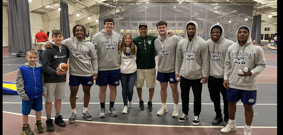 CDAthletics's tweet photo. Great night hanging out w some of the studs at the Big 33 tailgate @julianxtalley @rooneycade @aonghas17 @judahtomb @malik16cooper @Sturgis_02 ⁦@psfcabig33⁩ https://t.co/CVlZ8yTPbK