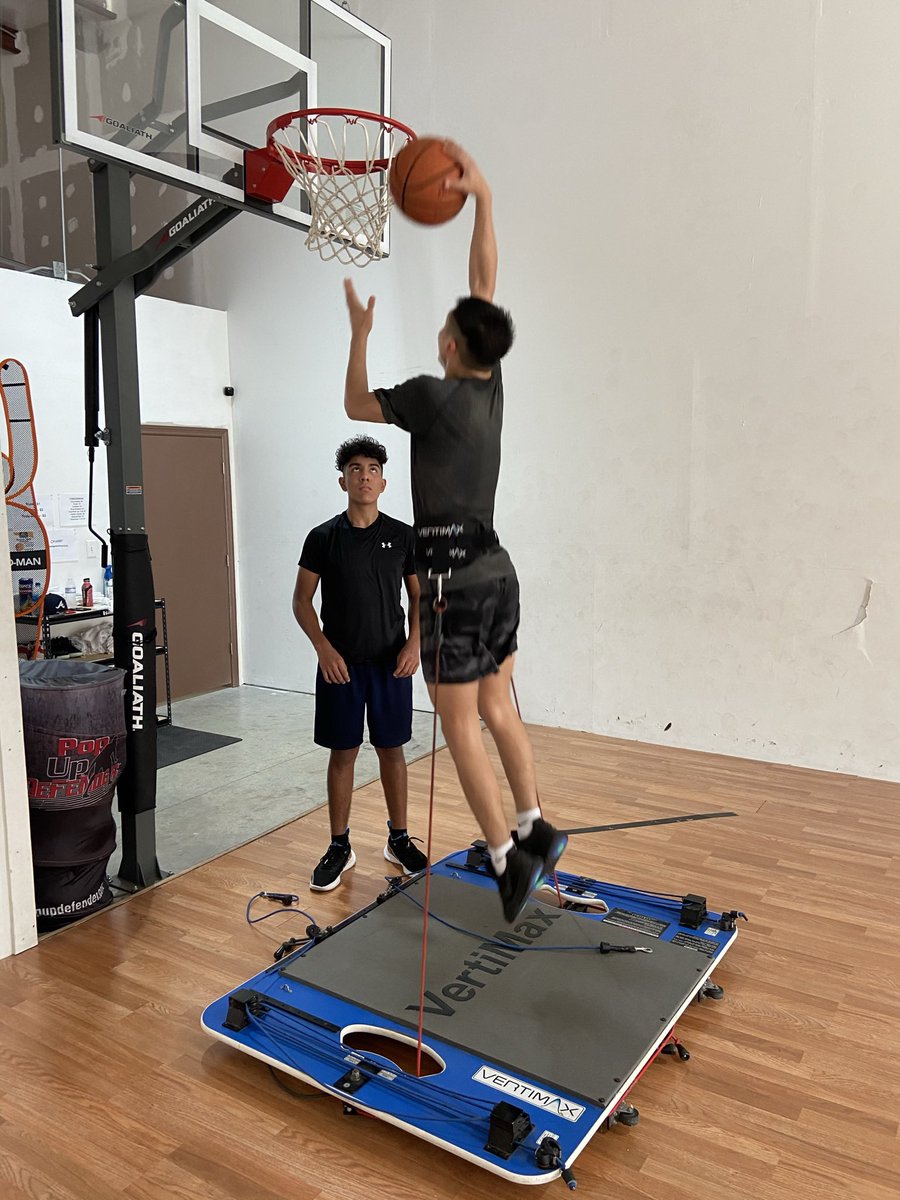 Issacsoxxx23's tweet photo. Keep working hard! We promise it will pay off 🔥🏀🐰 @TeamVertimax #Hardwork #grind #basketball #bunnies #sport #bigdreams https://t.co/Id9cuB4tS6