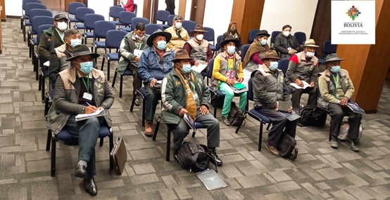 UNODCBolivia's tweet photo. Con apoyo de @SueciaEnLaPaz, @UNODCBolivia y el @MinJusticiaBol realizaron un taller sobre la normativa relacionada a “Participación y Control Social” dirigido a actores sociales del GAM de #Corocoro y representantes interculturales. #Ley1178 #Ley341 #PAC #SICOES 🇧🇴🇺🇳🇸🇪 https://t.co/ArngKnlyDj