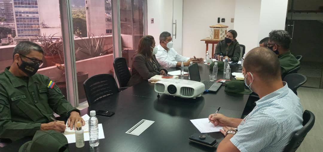 mirelct's tweet photo. 2/2 en la cual se coordinaron las políticas públicas penitenciaria en materia de seguridad externa, a los fines de mantener el orden y la paz en cada uno de los establecimientos penitenciarios.
#SemanaRadicalConsciente https://t.co/va2kR2642N