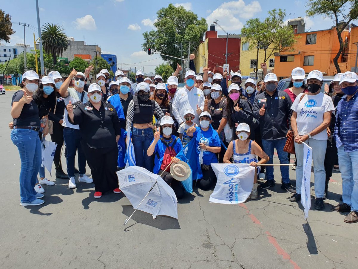 Celebramos nuestro cierre de campaña en #VenustianoCarranza. ¡Seguimos creciendo en fuerza al saber que el cambio por el cual estamos luchando se acerca cada vez mas, todo inicia contigo, este 6 de Junio, Vota! #EntreTodosPodemos #HumbertoLozanoDiputado  #PRI #PAN #PRD