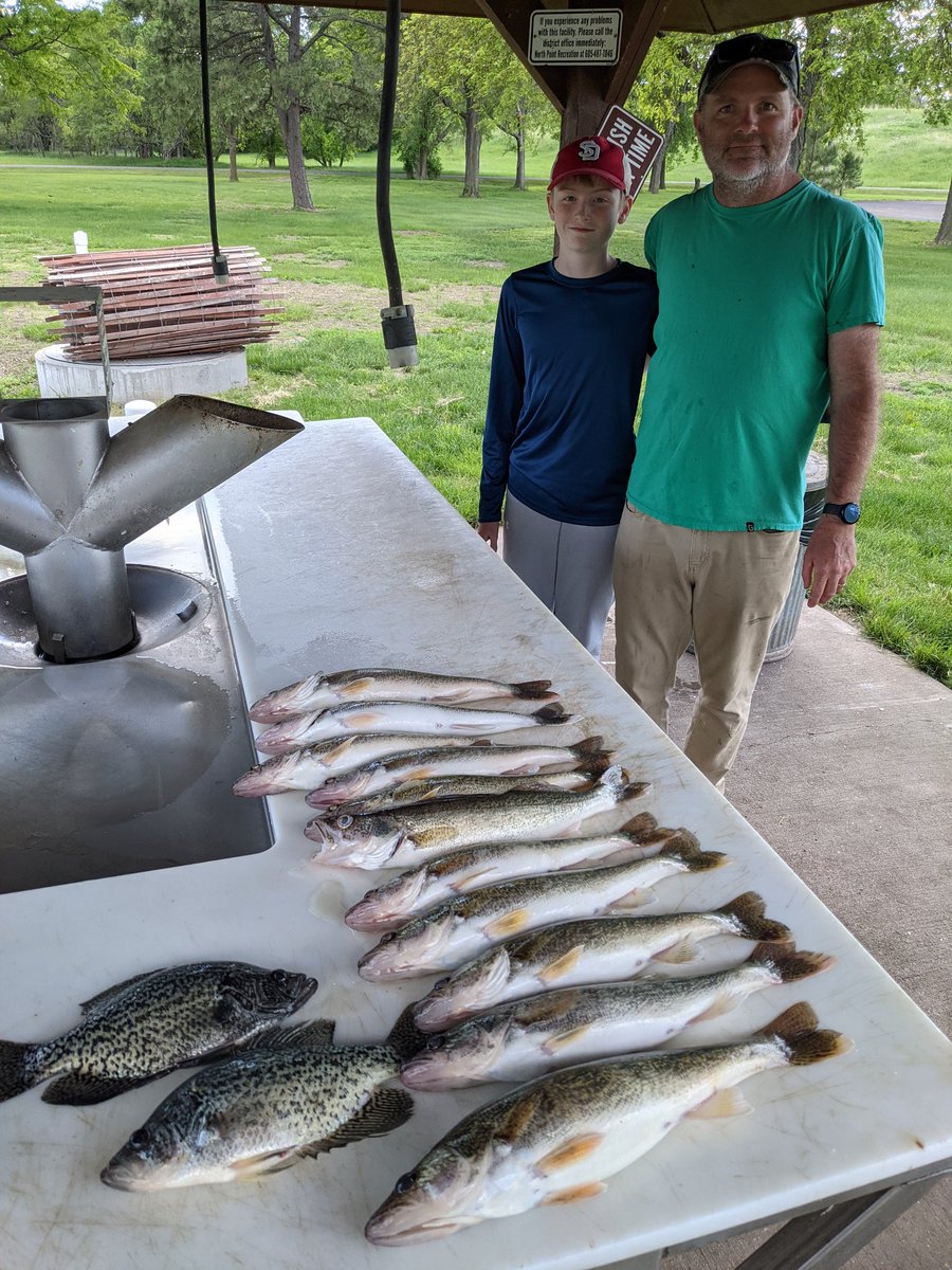 LyleHaring's tweet photo. What a day!  Matt released the big one.  Thomas Larson Fishing, guiding out of Pickstown is great, learned a ton.  @TLarson05 thanks for giving me your brothers info! https://t.co/nNrv23C3Pb
