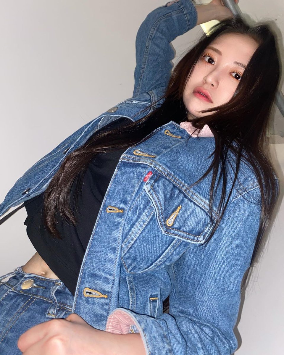 dabin_tsikin's tweet photo. OH MY GOD A HOT GOOD MORNING FROM TAEHA? 🔥🔥 https://t.co/wk7a4HedYG