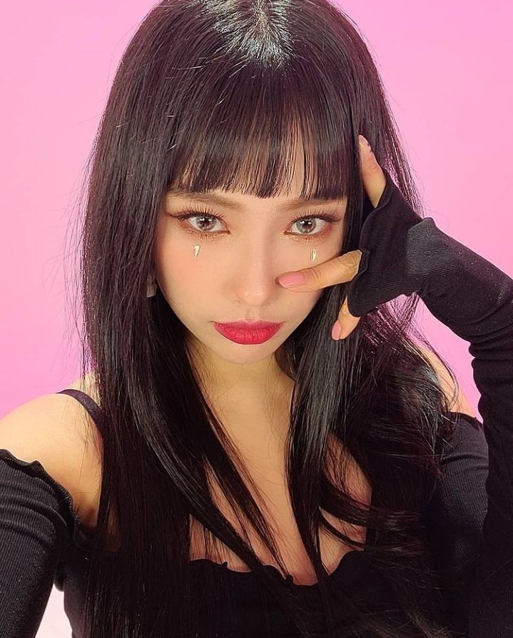 misobrazil's tweet photo. [31/05/2021] infelizmente, estarei oficialmente encerrando a fanbase! acho que esse tem sido um ano difícil para todos, incluindo a mim. como estou no fim do meu ensino fundamental, é difícil atualizar no tempo certo aqui, sem contar outras obrigações que tenho na minha vida+ https://t.co/C1wJNQPSOE