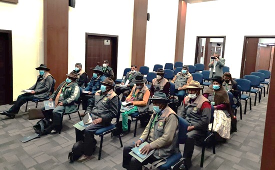 UNODCBolivia's tweet photo. With support from @SueciaEnLaPaz, @UNODCBolivia and the @MinJusticiaBol held a workshop on regulations related to "Participation and Social Control" aimed at representatives of civil society of the #Corocoro GAM and intercultural communities #Law1178 #Law341 #PAC #SICOES 🇧🇴🇺🇳🇸🇪 https://t.co/vKtEhfbNBD