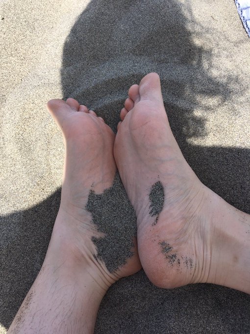 Playing at the beach today. https://t.co/vlCUhgQeyj