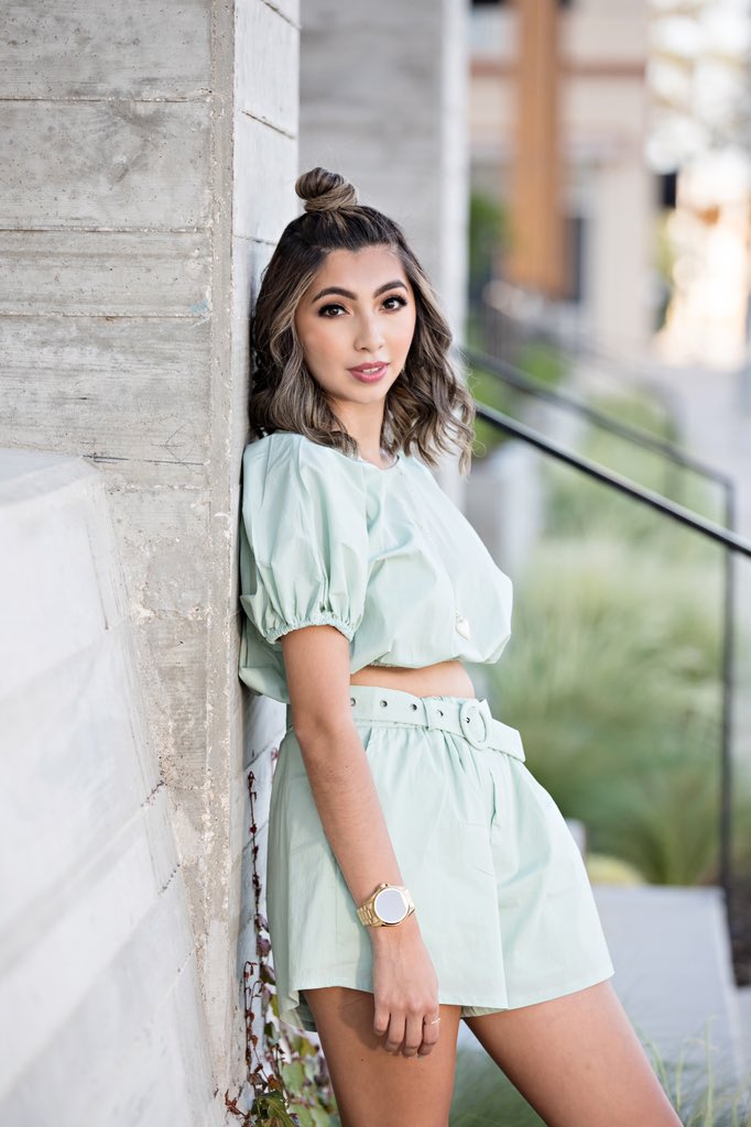 robinjansky's tweet photo. Alexa attends #Stevenshs She was a member of the volleyball team, student council, art nhs, art club, & part of the scholarship club. She enjoys shopping, trying new things, hanging out with loved ones & her dog Bailey. Alexa will be attending St. Maryβs University in the Fall. https://t.co/Hfea0qYePl