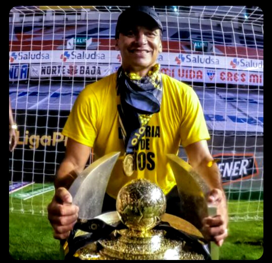 coimbra1990's tweet photo. @iDarioA Yo quiero que me "superen ampliamente" y SER CAMPEÓN, a la final, la copa de Campeón Ecuatoriano 2020, la tenemos en nuestras vitrinas!! https://t.co/NesXMJPJ1g