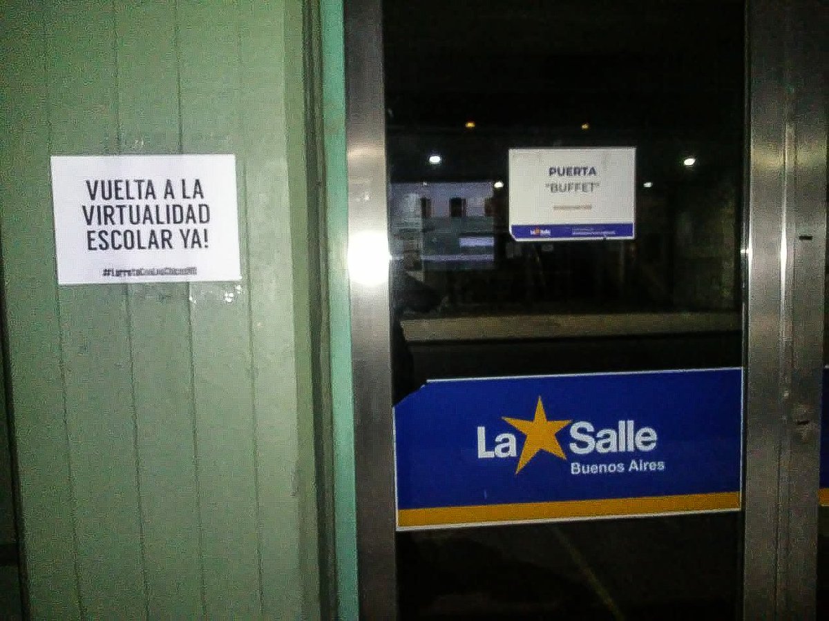 SinVidaNoClases's tweet photo. Todas las semanas lamentamos la pérdida de docentes, que al día de hoy ya son 20 fallecidos. Paremos con esta locura.

#SinVidaNoHayClases https://t.co/OQg2LAMUhI
