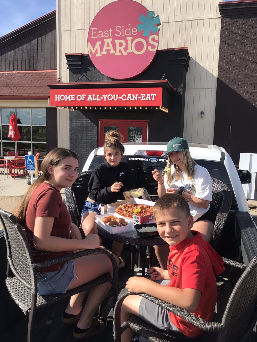 Ster_Silver's tweet photo. @eastsidemarios @jkenney @Kris_LaBelle when the kids want to go out for a patio supper 18hours before AHS says we are safe from covid. #plandemiclife #albertalockdown #improviseadaptovercome https://t.co/nm0a8FXNEQ