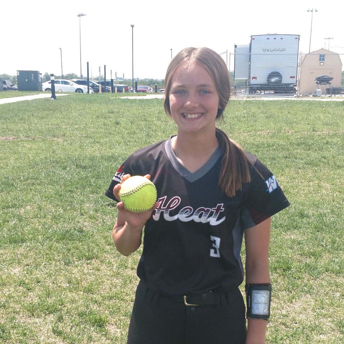 Our 12U team closes out the long weekend with a runner up finish in Bellevue at The Stars and Strikes tournament after 10 games over 4 days. And Lexi sent one out for her 3rd home run of the season Saturday. Gonna need to buy more 🥎 coach!! Congratulations ladies!!