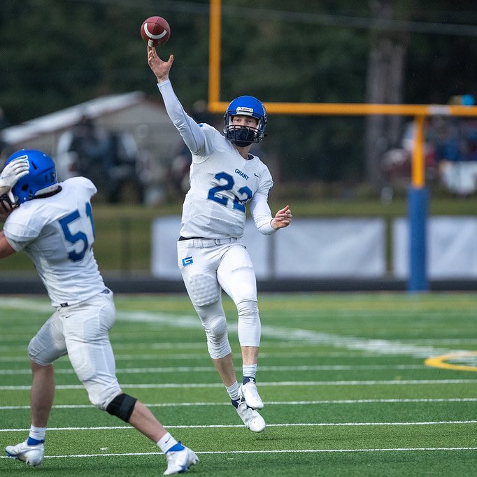 National Football Foundation - Oregon Chapter (@nfforegon) on Twitter photo Celebrating the Class of 2021 NFF Oregon Scholar-Athletes 🥇
👤 Logan Going (<a href="/LoganGoing/">Logan Going</a>)
🏈 Quarterback
🎓 Grant High School
<a href="/grant_fb/">Grant High Football</a> <a href="/NFFNetwork/">National Football Foundation</a> Celebrating the Class of 2021 NFF Oregon Scholar-Athletes 🥇
👤 Logan Going (<a href="/LoganGoing/">Logan Going</a>)
🏈 Quarterback
🎓 Grant High School
<a href="/grant_fb/">Grant High Football</a> <a href="/NFFNetwork/">National Football Foundation</a>