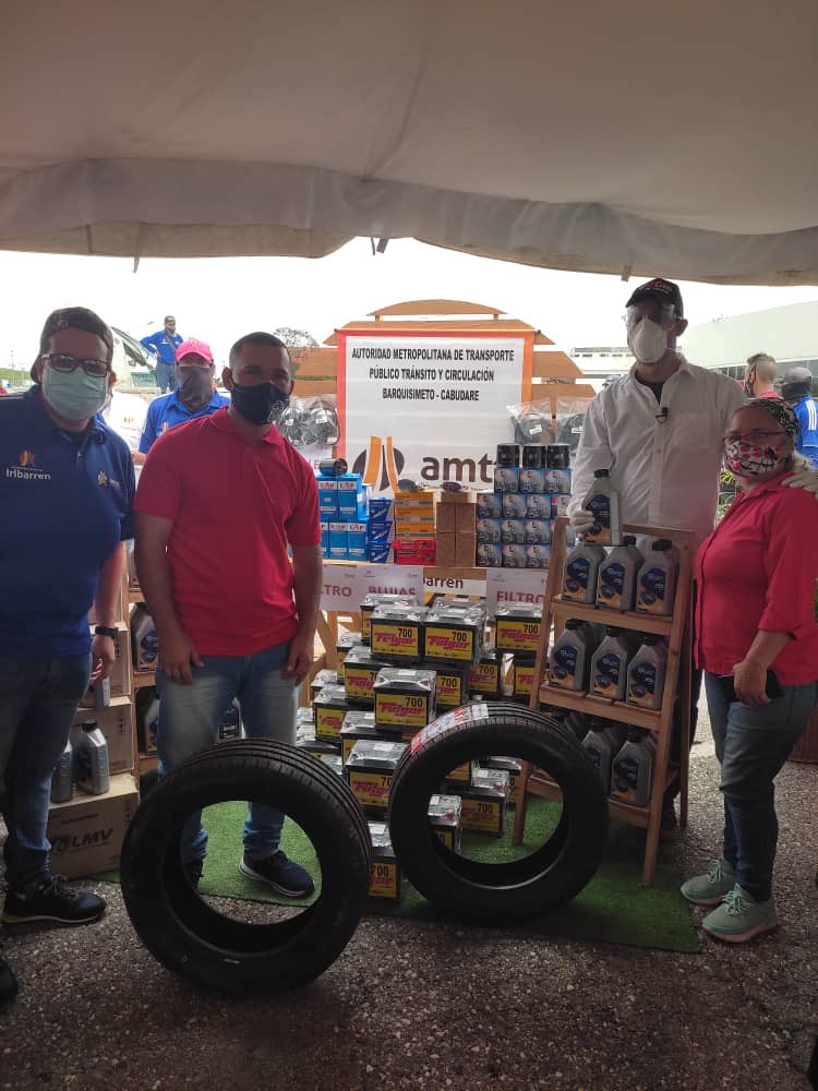 linoalfredorch1's tweet image. Hoy acompaño a nuestro alcalde @LuisJonasReyes a realizar un aporte a un grupo de patriotas que nos apoyan con el traslado de pacientes renales !!! Cauchos aceites baterías!!! Bendiciones para ustedes @HAbreuMRT @claudiorfarias #SemanaRadicalConciente