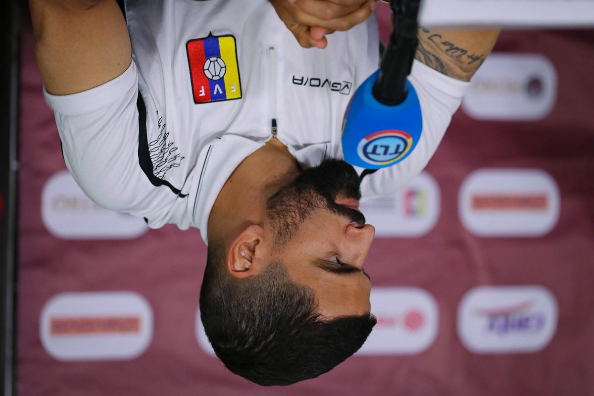 JoseilyMon's tweet photo. 🗣️ Rincón: "Me sorprende que después de tantos años vengamos al país y sigamos viendo todo al revés".

Que alguien le voltee el cerebro a éste mmgvo. 😂🤣 https://t.co/AZ10YnPDWk