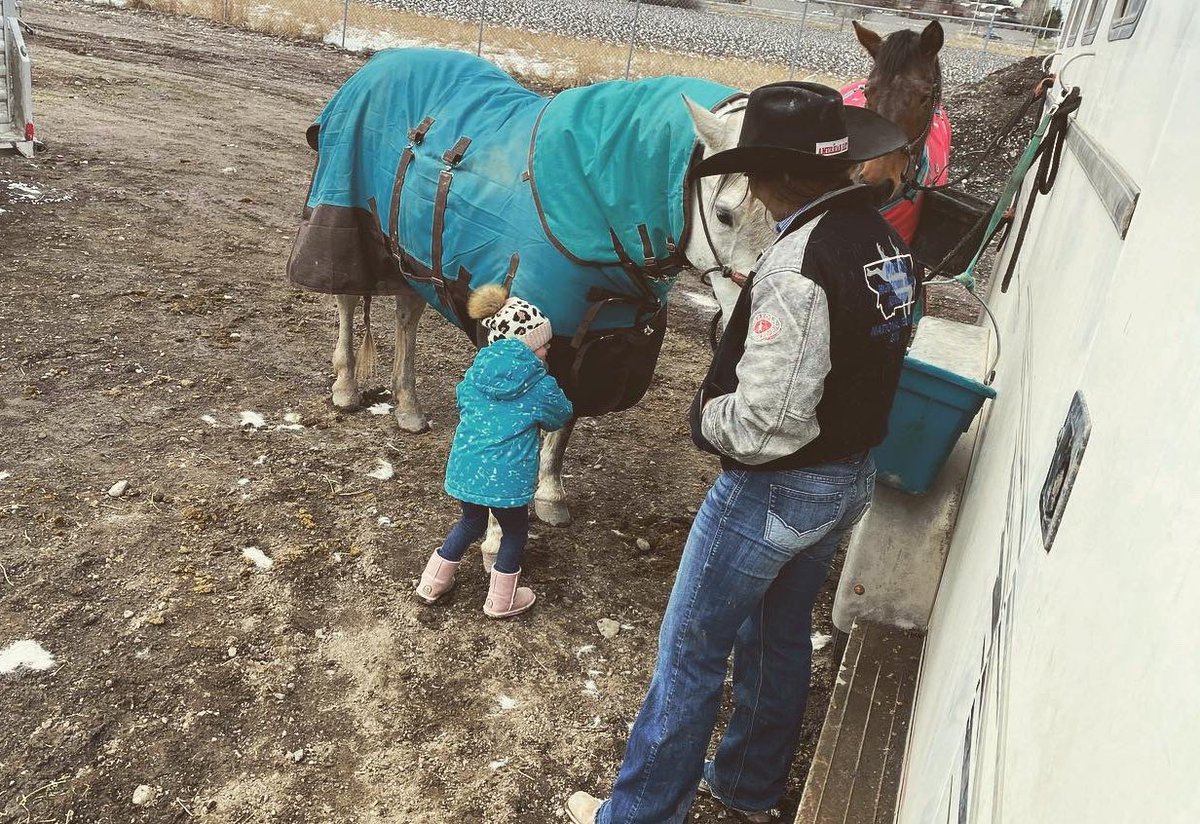 HaileyGarriso16's tweet photo. It’s Mesa Maes third birthday and this picture perfectly describes her and how much guns loves her 🥺 can’t believe my girls 3 https://t.co/I4FRBNffl1