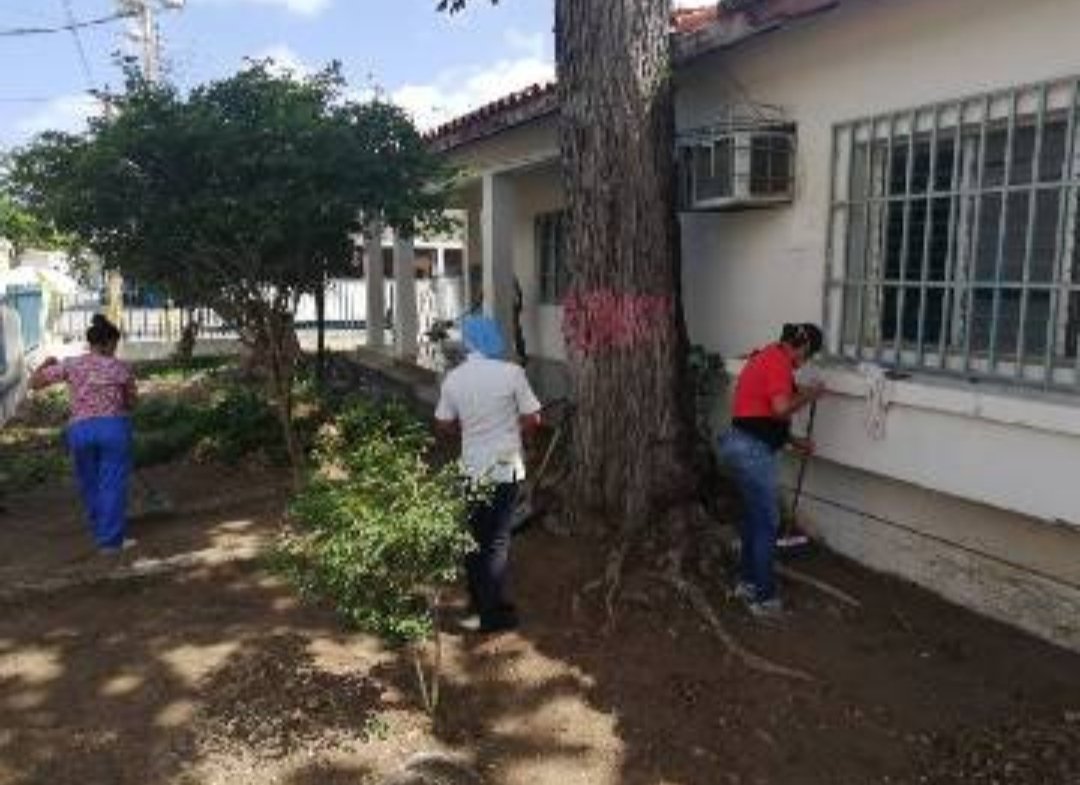 mari_velasquez's tweet image. Seguimos trabajando con nuestro sistema de salud y esta vez prestamos apoyo a Consultorio Popular en La Guardia con  productos de limpieza y logística para  jornada de saneamiento ambiental #MunicipioDíaz #NuevaEsparta @PartidoPSUV @PSUV_NE @NicolasMaduro #SemanaRadicalConciente
