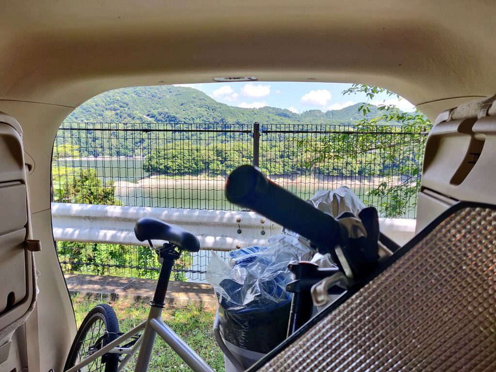HitsujiVlog's tweet photo. 今日の勤務場所は湖の近く https://t.co/nbtbMJrDdB