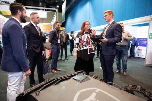 Melissa4Durack's tweet image. Great to see some of the impressive capabilities and speak directly with 🇦🇺 #defenceindustry leaders #JLBYaran, #ClearboxSystems, @NIOA_Australia and @GaardTech at @LandForces_Expo ‘21.