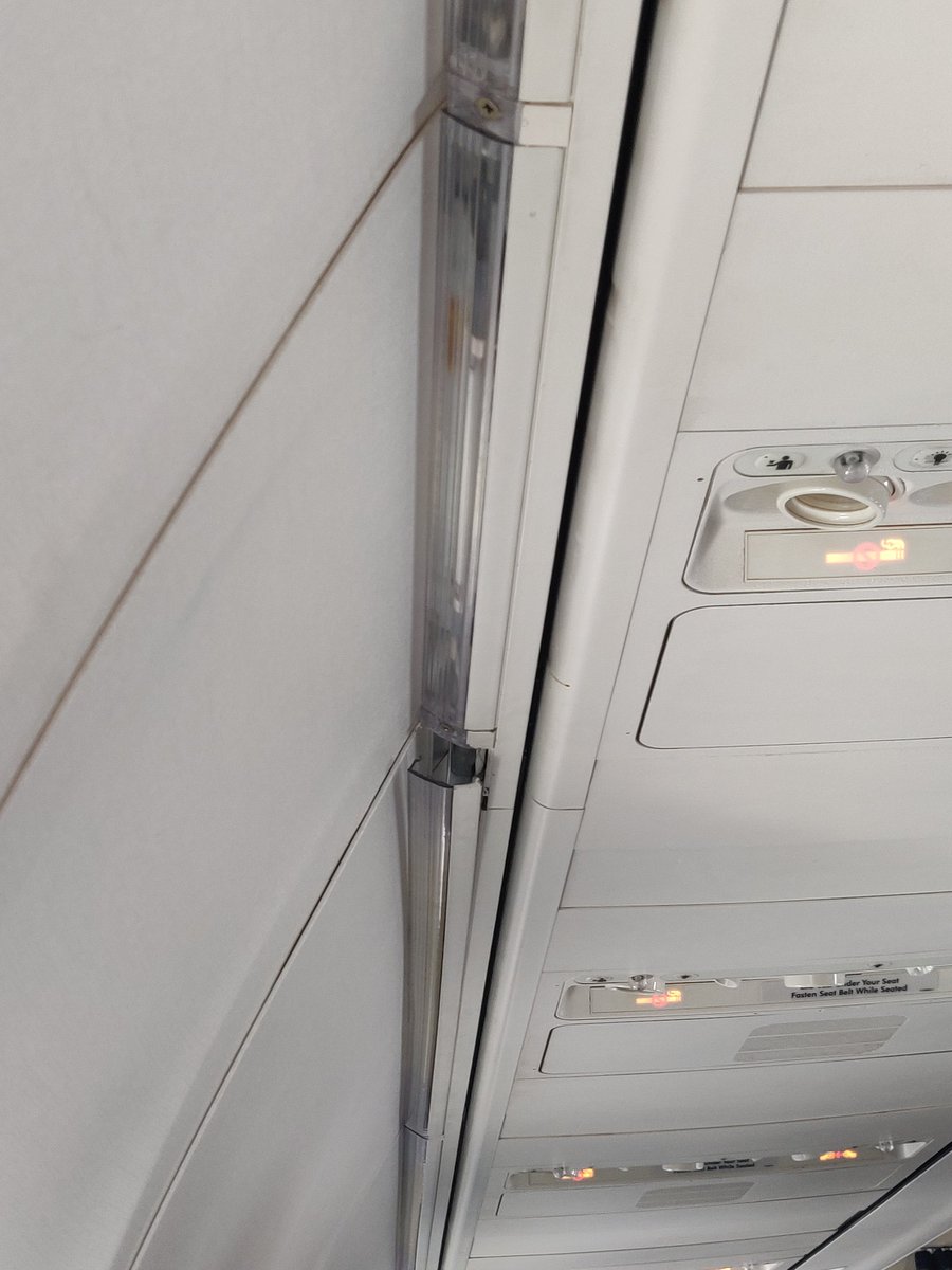 sanketsir10's tweet photo. @AlaskaAir Do you plan to make the final destination for real? 😰 https://t.co/8DejaC4fYo
