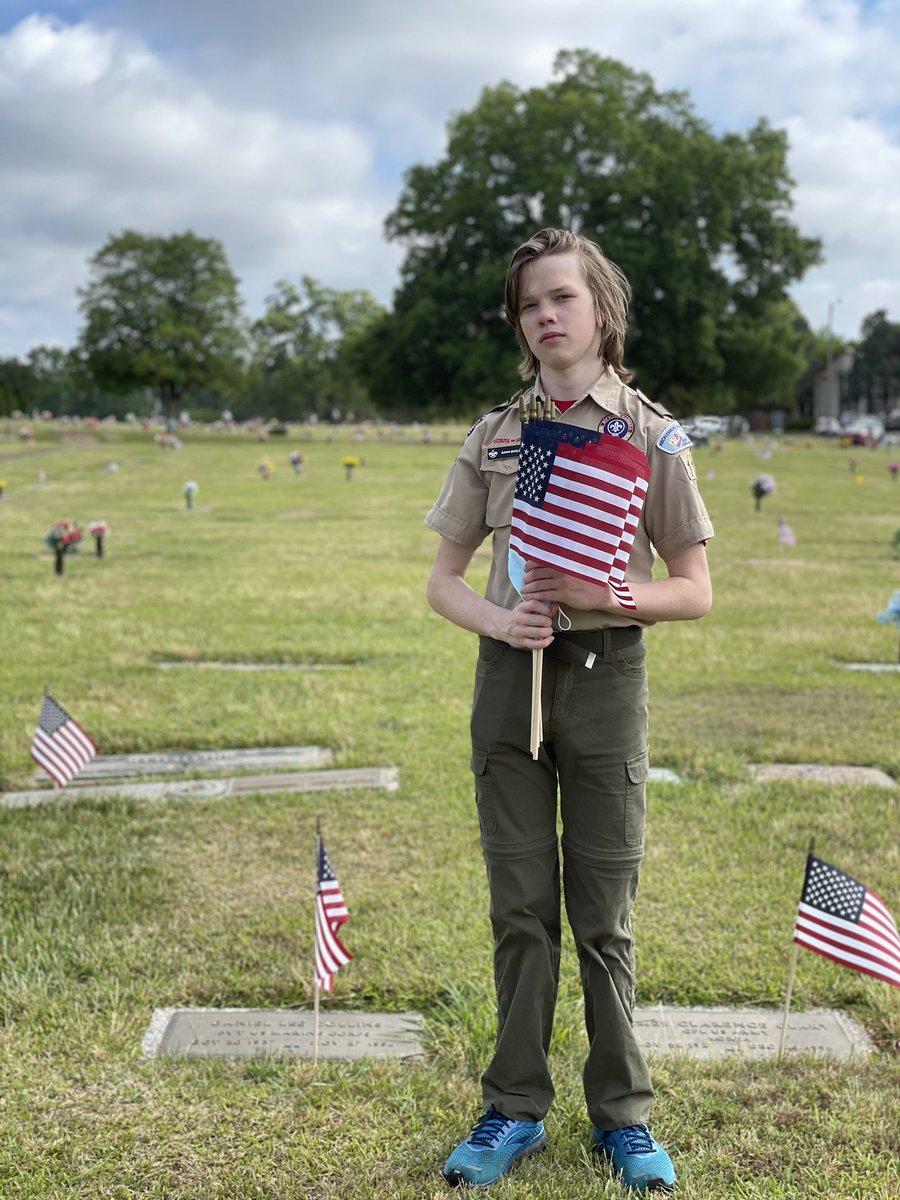 troop116's tweet photo. Thanks to all our Scouts who planted flags at the gravestones of veterans at Sharon Memorial Cemetery this weekend.  #MemorialDay2021 https://t.co/Vavg0zr9xd