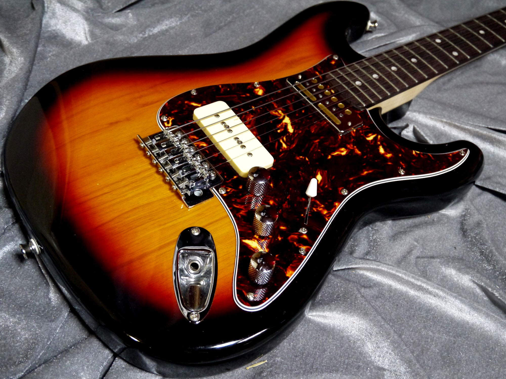 HOP UP GUITAR on X: 