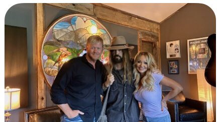 teddibobbycyrus's tweet photo. #RollThatRock @billyraycyrus get ready folks Teddi and Bobby Cyrus new single coming soon . Featuring Billy Ray ! A song penned by Bobby and Billy !! https://t.co/D5Zp2HyvXT