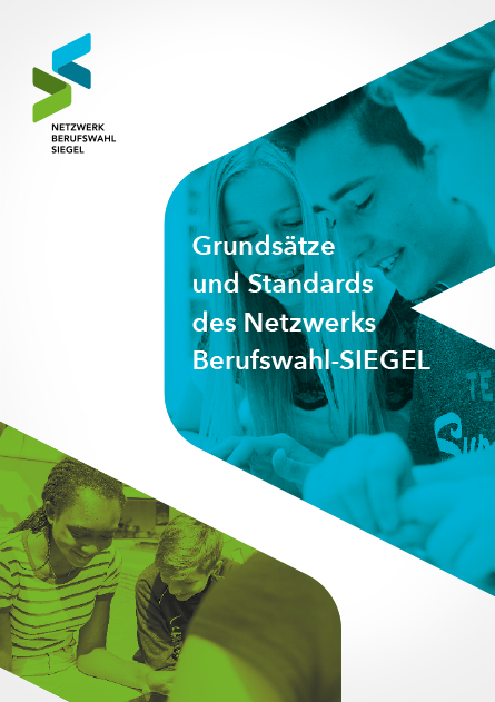 berufwahlsiegel's tweet photo. Wie funktioniert das #Berufswahl-SIEGEL eigentlich? Es ist eine freiwillige #Zertifizierung von #Schulen im Bereich der #Berufsorientierung. Unsere Grundsätze &amp; #Standards gibt es jetzt frisch aktualisiert:  https://t.co/ycCpEOAtkw https://t.co/BBJuwKE9R0