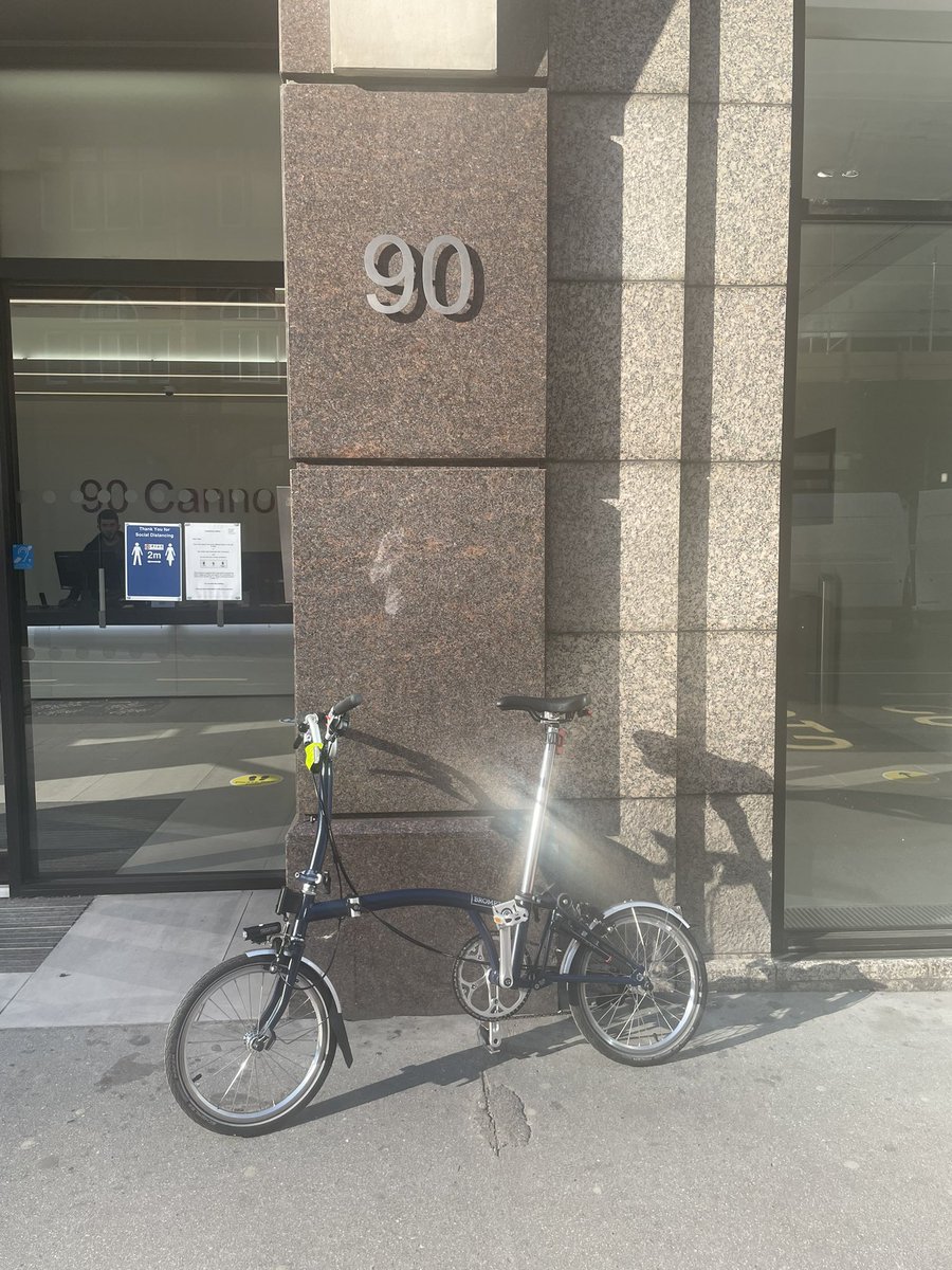 MarkLacey7's tweet image. Summer in the city #commute #cyclepaths👍 #London #openingup