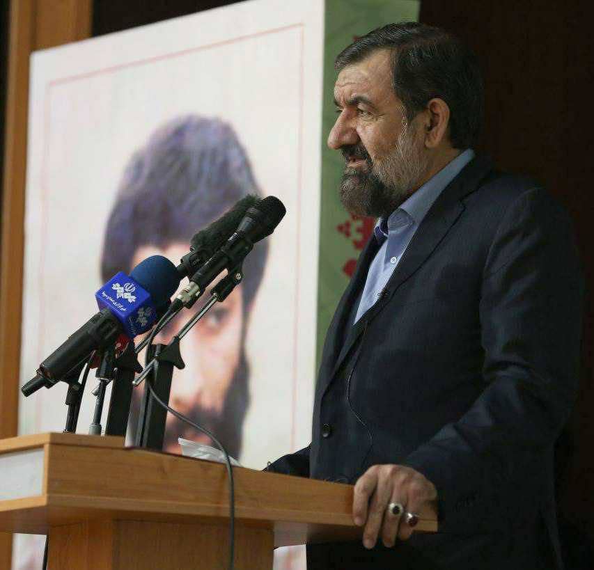 Mo_hmdrza's tweet photo. #محسن_رضایی :
باید ابراز تاسف کرد برای اینکه انتظار داشتم عده‌ای مثل آقای لاریجانی، پزشکیان و سعید محمد حضور داشته باشند تا انتخابات پرشوری داشته باشیم؛ البته من با آنها تماس گرفتم و به آن‌ها دل داری دادم. https://t.co/xQ85ui1xVr