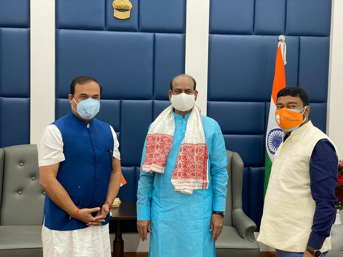 himantabiswa's tweet photo. Gratitude 💐

Hon'ble Speaker of the Lok Sabha Sri @ombirlakota Ji has always been inspiring us with his ceaseless championing of democratic values. 

Called on him today to seek his guidance. I thank him for his warmth &amp; good wishes. https://t.co/9ILCzaiGA5