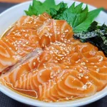 サーモン好きにはたまらない!「とろとろサーモンたまご漬け丼」