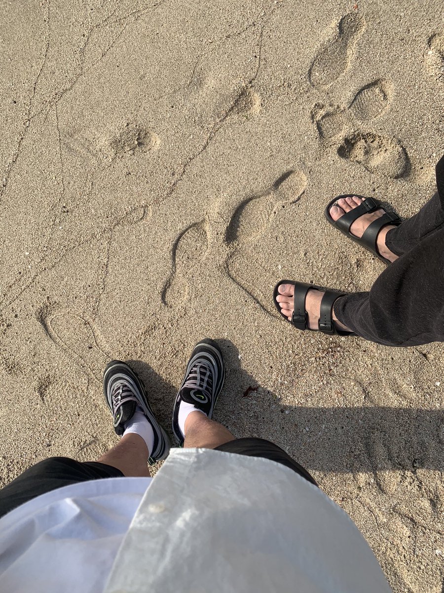 오랜만에 놀러왔어요 #제주 
홍콩여행이후로 순일 현준 세창 셋이 
오랜만에 여행 ✈️ 현준이형 언능와
맨날 작업복만 입다가 예쁜옷도 꺼내입고 
인스타용 사진도 찍고 설레는 첫날