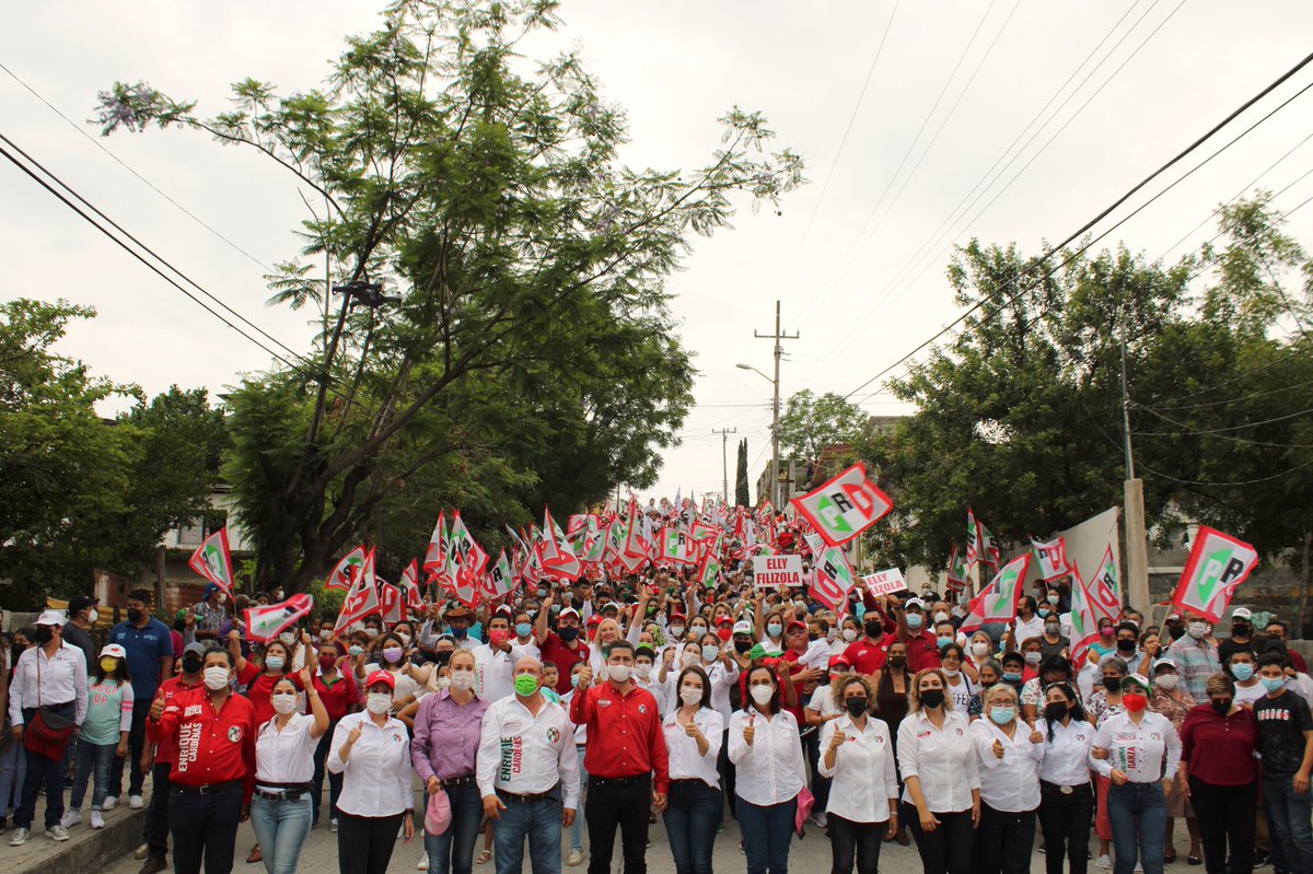 AlexMontoyaL's tweet photo. Hace unos meses dijeron que yo era un desconocido y que por lo tanto, no tenía oportunidad ganar y hoy las encuestas nos ponen con posibilidades de triunfo y esto es gracias a cada uno de ustedes. https://t.co/uY8BMP9zHC