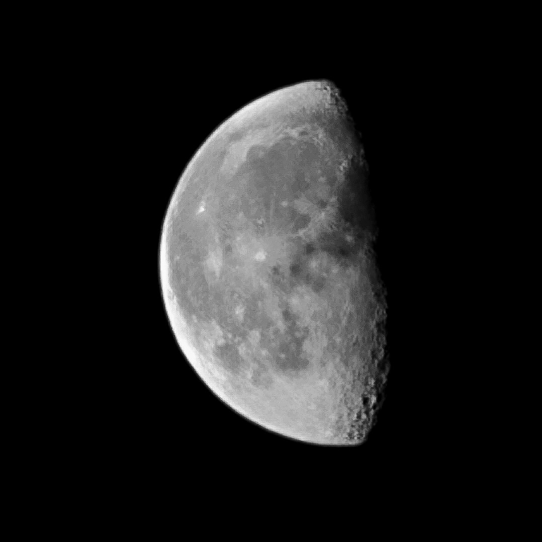 _PatrickJnr's tweet photo. It's the moon. Taken by me 

#moon #Moonshot https://t.co/q5wHMNjVLy