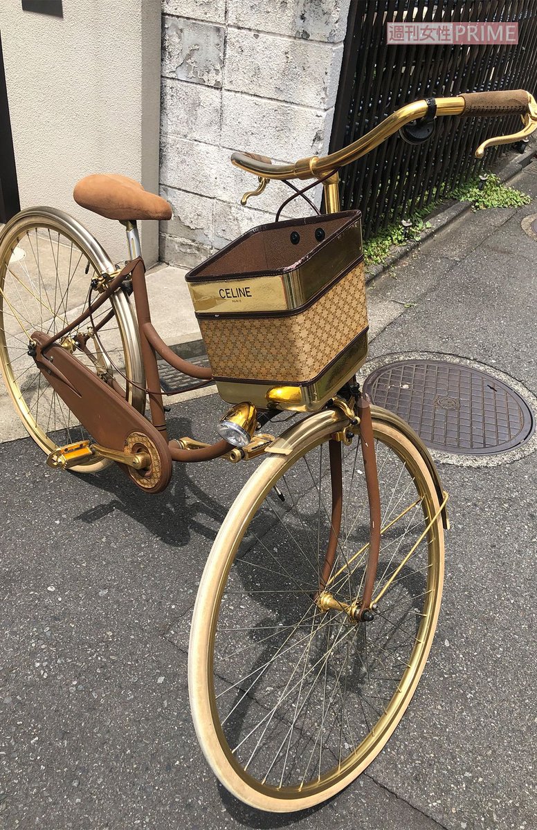 肝属兵衛 古畑 で使われていたのは 都内にある自転車店が店内で展示していたもので 撮影のたびに借りていた 番組が終了して15年たった今も その自転車店に保管されている 田村正和さんが愛用した 古畑任三郎 30万円セリーヌ自転車 は健在だった 肝属兵衛 古畑 で使われていたのは 都内にある自転車店が店内で展示していたもので 撮影のたびに借りていた 番組が終了して15年たった今も その自転車店に保管されている 田村正和さんが愛用した 古畑任三郎 30万円セリーヌ自転車 は健在だった