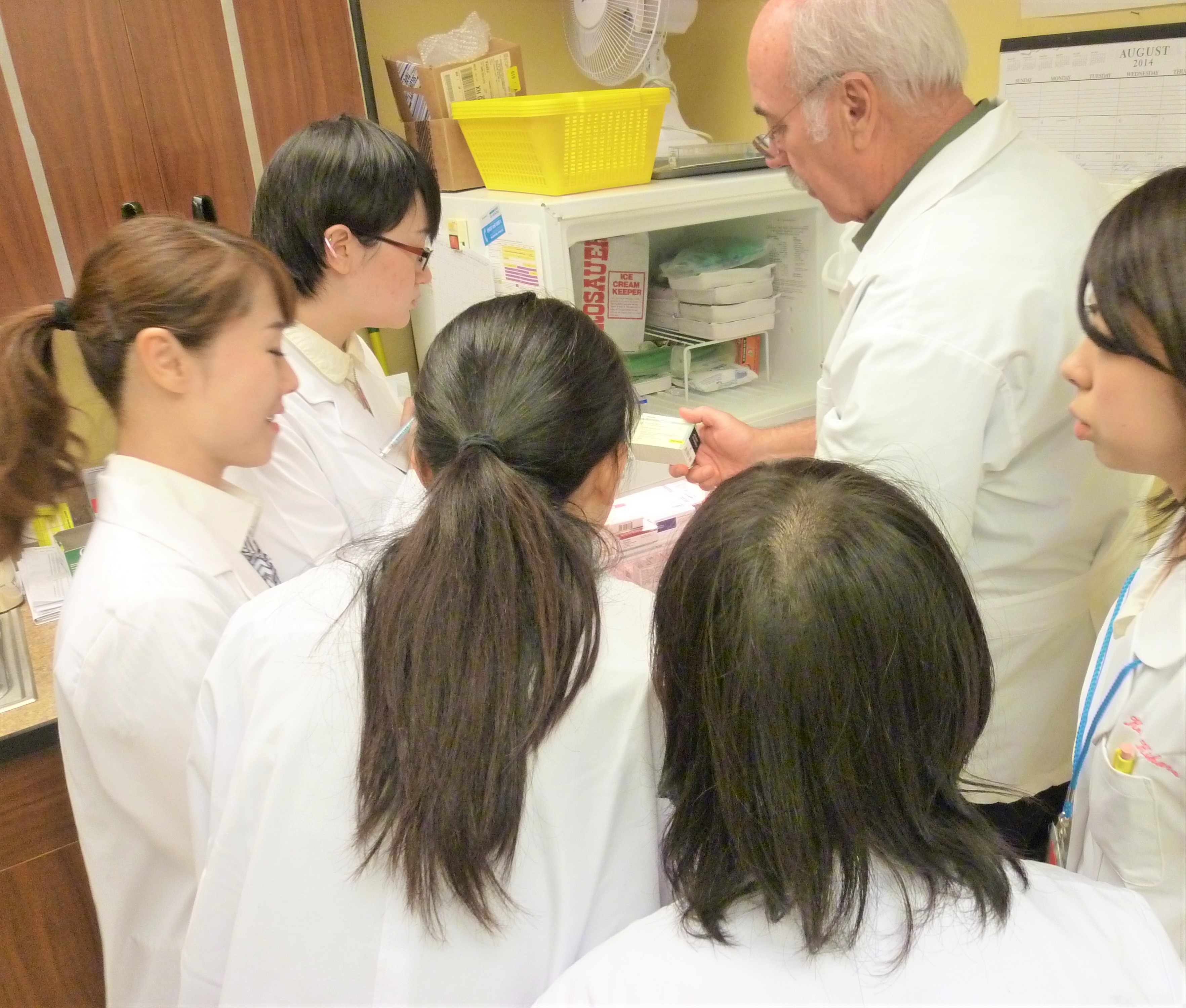 武庫川女子大学 薬学部 公式 第13回薬学部アメリカ分校留学プログラム参加者の募集が開始されました 現地の学生や薬剤師との交流を通して チーム医療の役割や薬剤師の活躍分野を学びます 詳細はこちら T Co Eibkemuq0f 武庫川女子