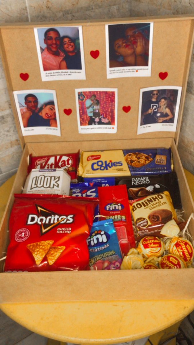axxdra's tweet photo. Oi gente boa noiteee, Estou fazendo kits para o dia dos Namorados! Quem tiver interesse me manda uma dm que estarei respondendo tudo pra vocês. Quem puder dar rt vou ficar muito feliz !! Agradeço desde já 😍 
Minha página do Insta @__Docesdaale_ me sigam lá, por favor ! 😍😍❤️ https://t.co/BnLgLxnb2K