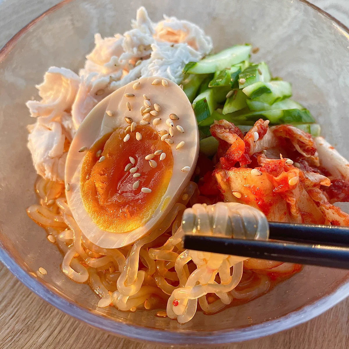 ダイエット中におすすめ！白滝でピリ辛ヘルシービビン麺！