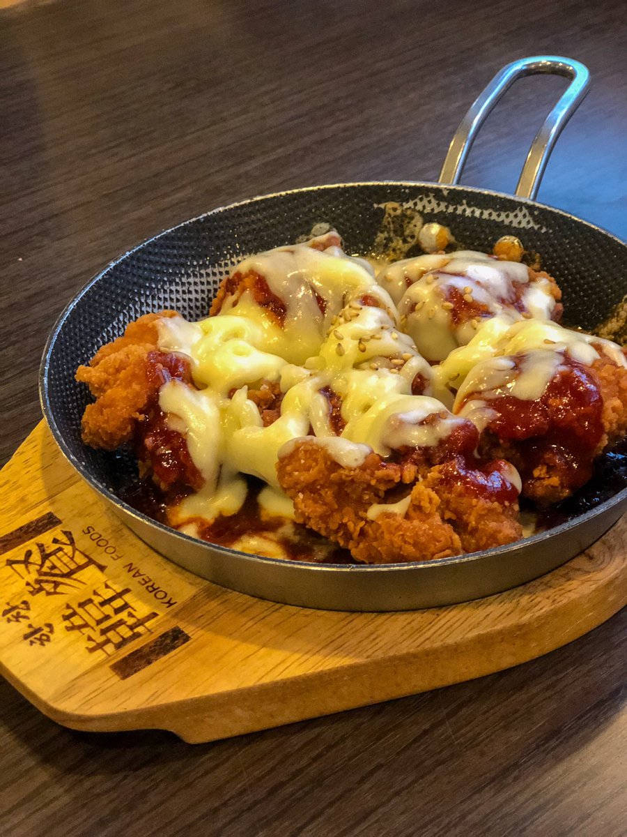mannam0620's tweet photo. 北谷にあるスンドゥブドゥビドゥブへ🌶
韓国人の友達も絶賛するスンドゥブがここで食べられる！
本当に美味しいからおすすめ¨̮♡︎
ヤンニョムチキンチーズも美味しかったです♪ https://t.co/9a7dZUjtmV