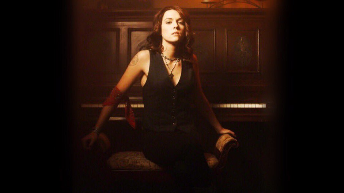 レインボーアイル Rainbow Aisle على تويتر 6 1は ブランディ カーライル Brandi Carlile さんのお誕生日 アメリカのシンガーソングライター 07年のアルバム The Story の収録された曲は 07年の Cover Stories でアデルさんらがカバー 12年に結婚した