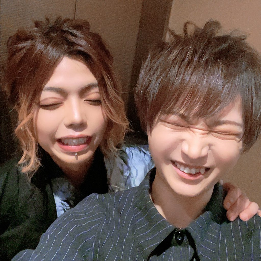 yuga_ventcroix's tweet photo. 昨日はむんむんと久々の再会でしたー(((o(*ﾟ▽ﾟ*)o)))💡 https://t.co/f61XMNH5NY